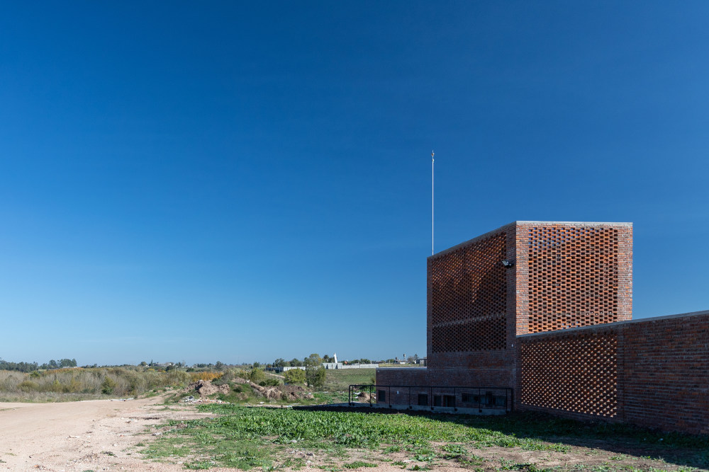 乌拉圭托莱多 CBT 教育中心 | 简约美观的公共教育空间设计-45