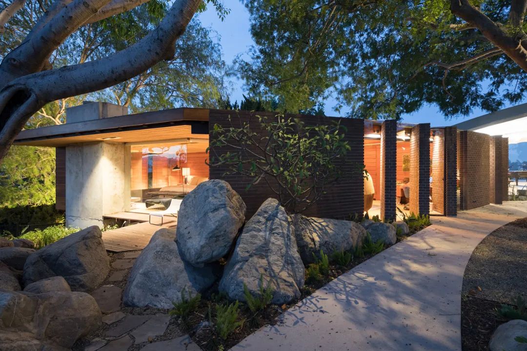 实验性银顶住宅，人文关怀与工程技术完美结合-32