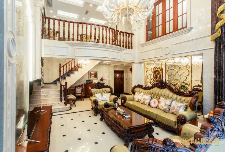 200 平米欧式古典跃层,打造城市中心的别墅体验-4