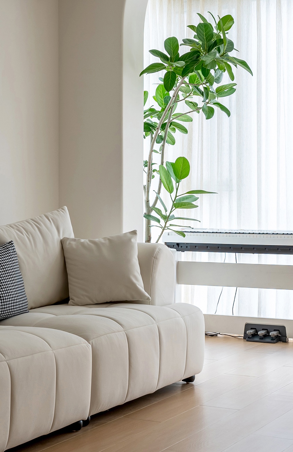 奶油原木一落地，温馨色调+耐用质感，放大30㎡的效果就有了~-11