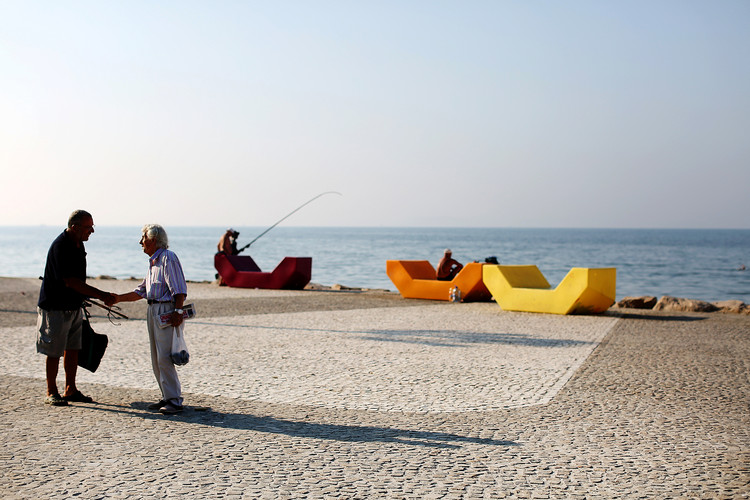 海滨废弃地变身公共空间奇迹-13