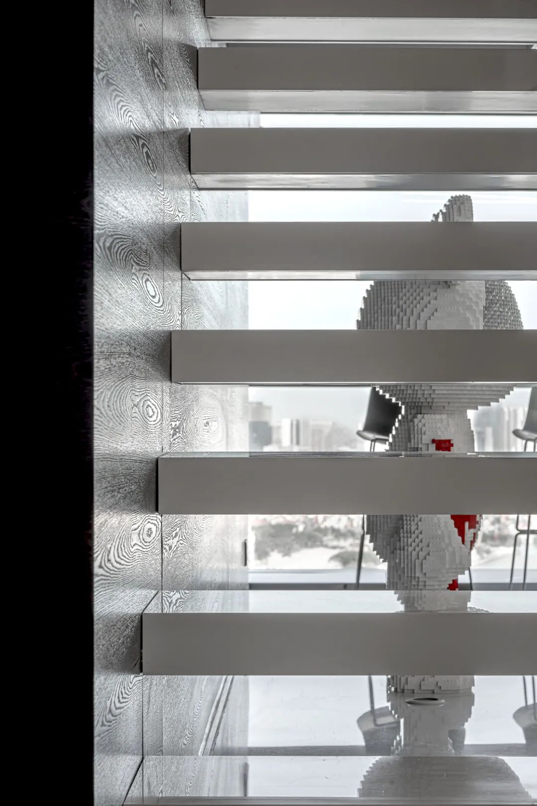 汕头龙光世纪大厦“黑白盒子”丨中国汕头丨HSU许业功设计-11