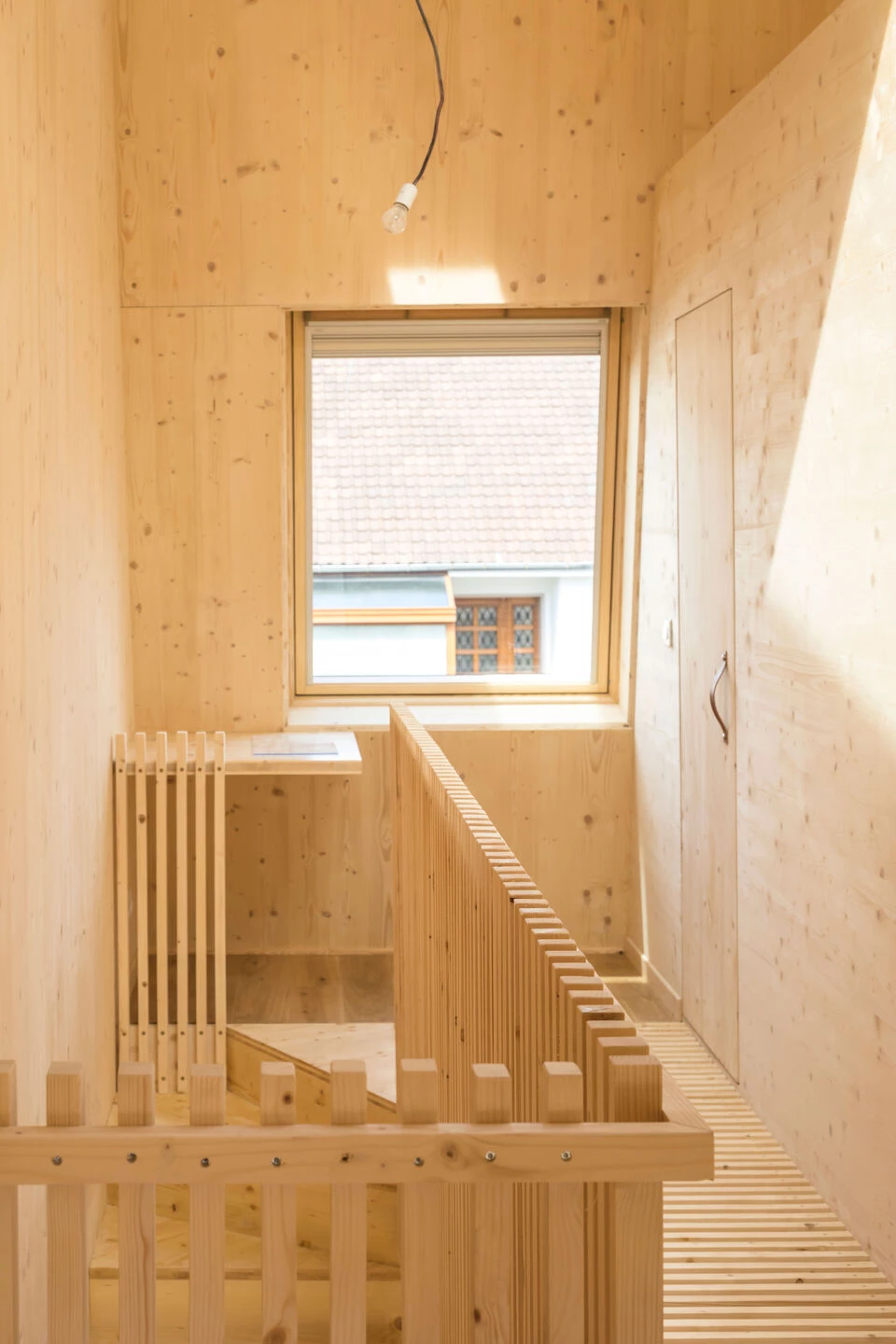 Gentilly 花园木质空中走廊住宅-27