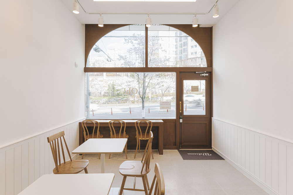 韩式"Happy Beagle"咖啡厅，简约温馨的十平米空间设计-7