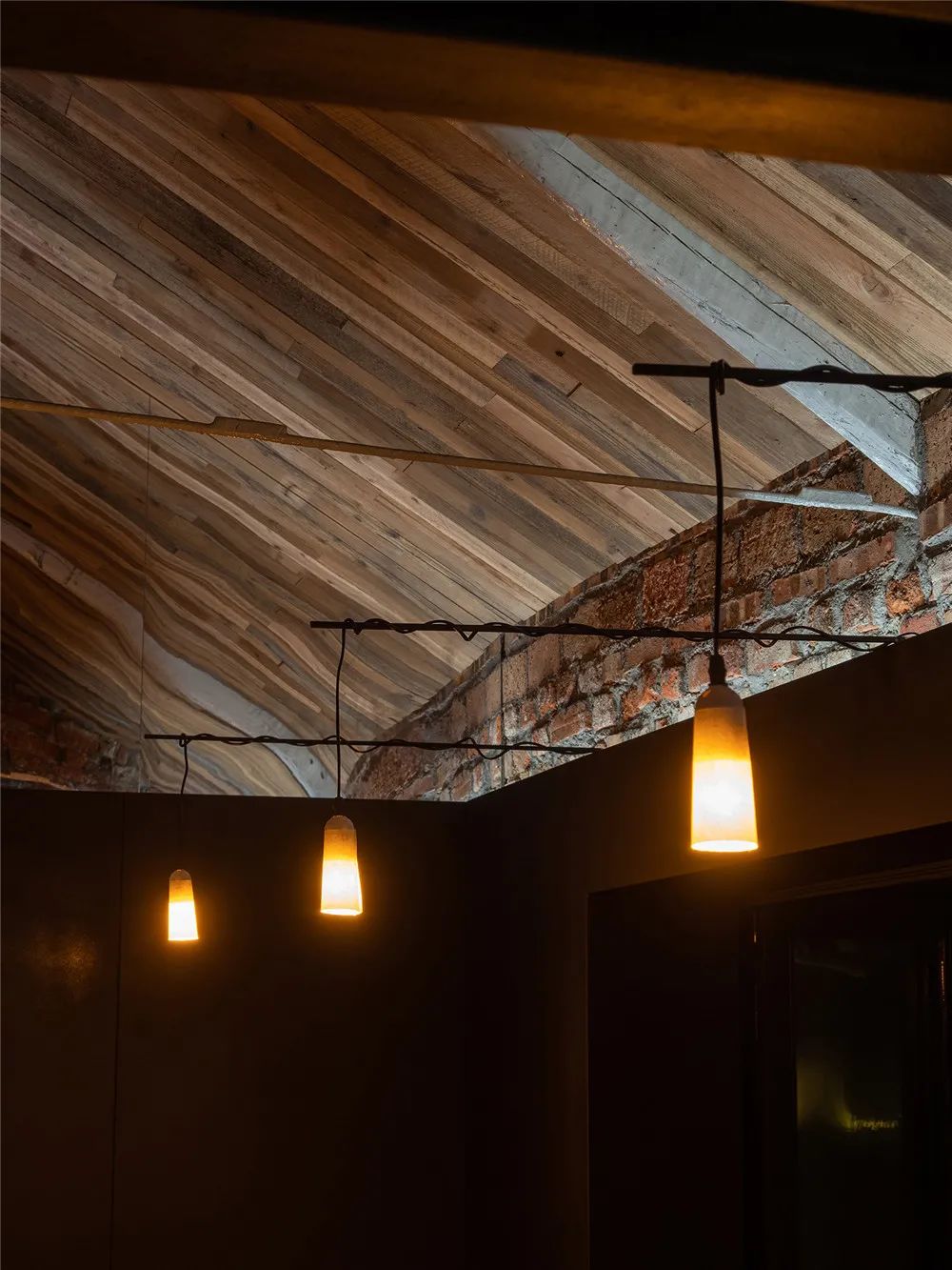 毗邻百年德式建筑，由三间门脸房改造而成网红咖啡店-37