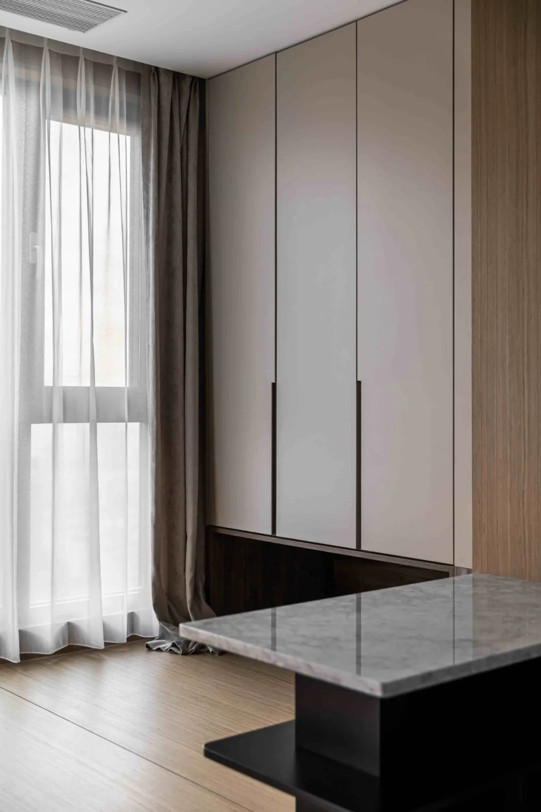 大理石+原木，80后业主的现代风四居室 | 花漾美作-106