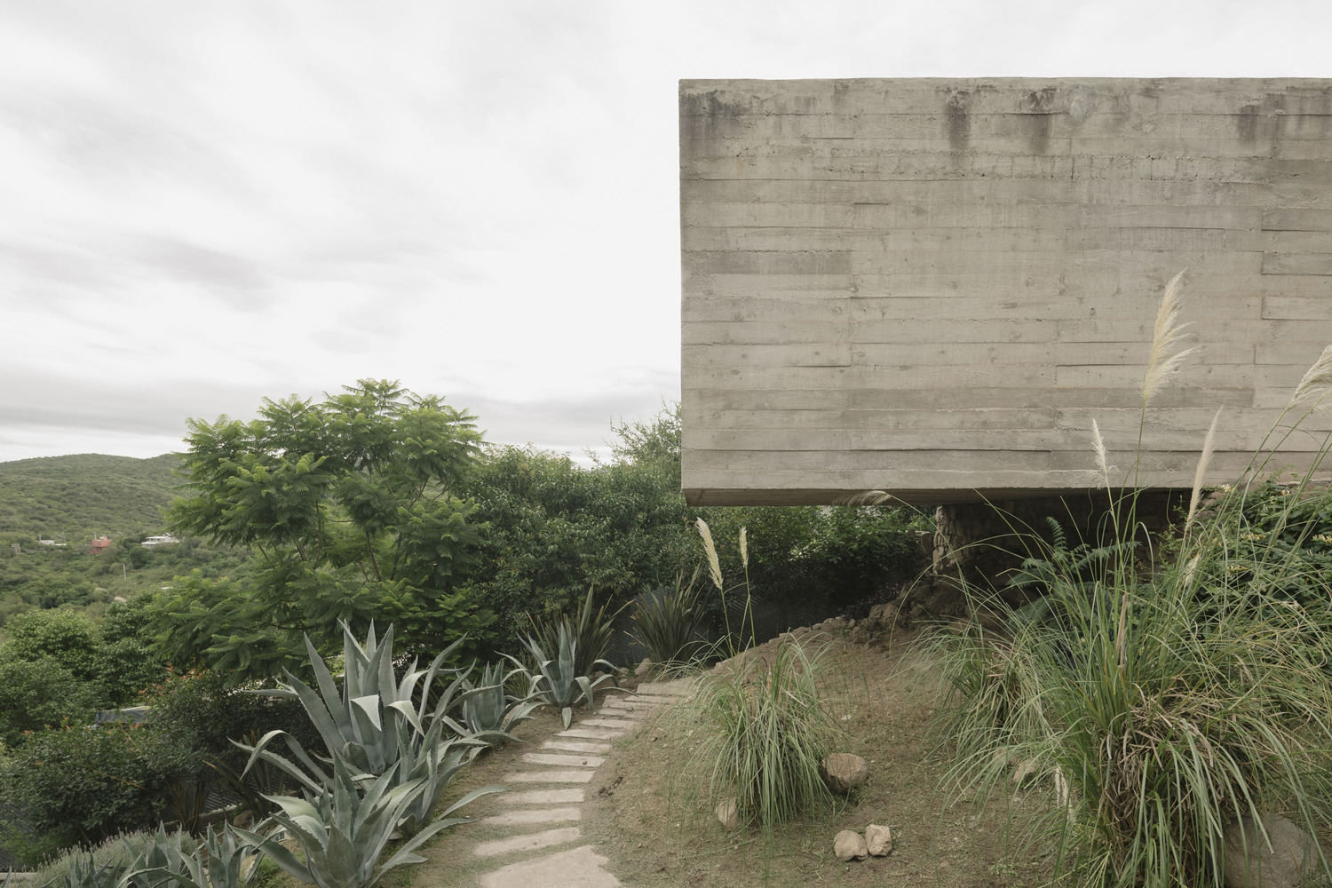 阿根廷 Río Ceballos 三元素住宅丨Agustín Lozada-26