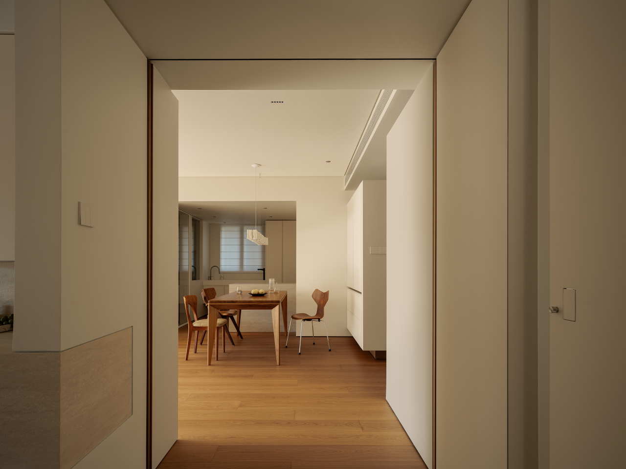 L 之家（注：这里HOUSE常见理解为房子、住宅等意思，结合前面字母L，推测为一个具有特定名称的住所之类，之家是比较常见表达，若有更多背景信息，可能有更合适译法 ） 丨中国广州丨KINJO DESIGN幾築空間設計-27