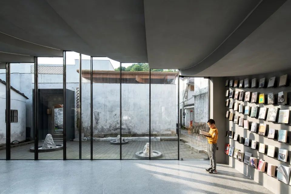 桥廊:上海三联书店·黄山桃源店丨中国黄山丨来建筑设计工作室-50