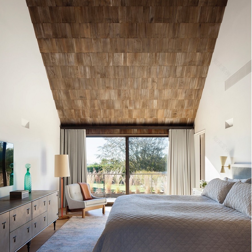 This Hamptons House Features Warm, Earthy Tones and a Modern Interiors-23