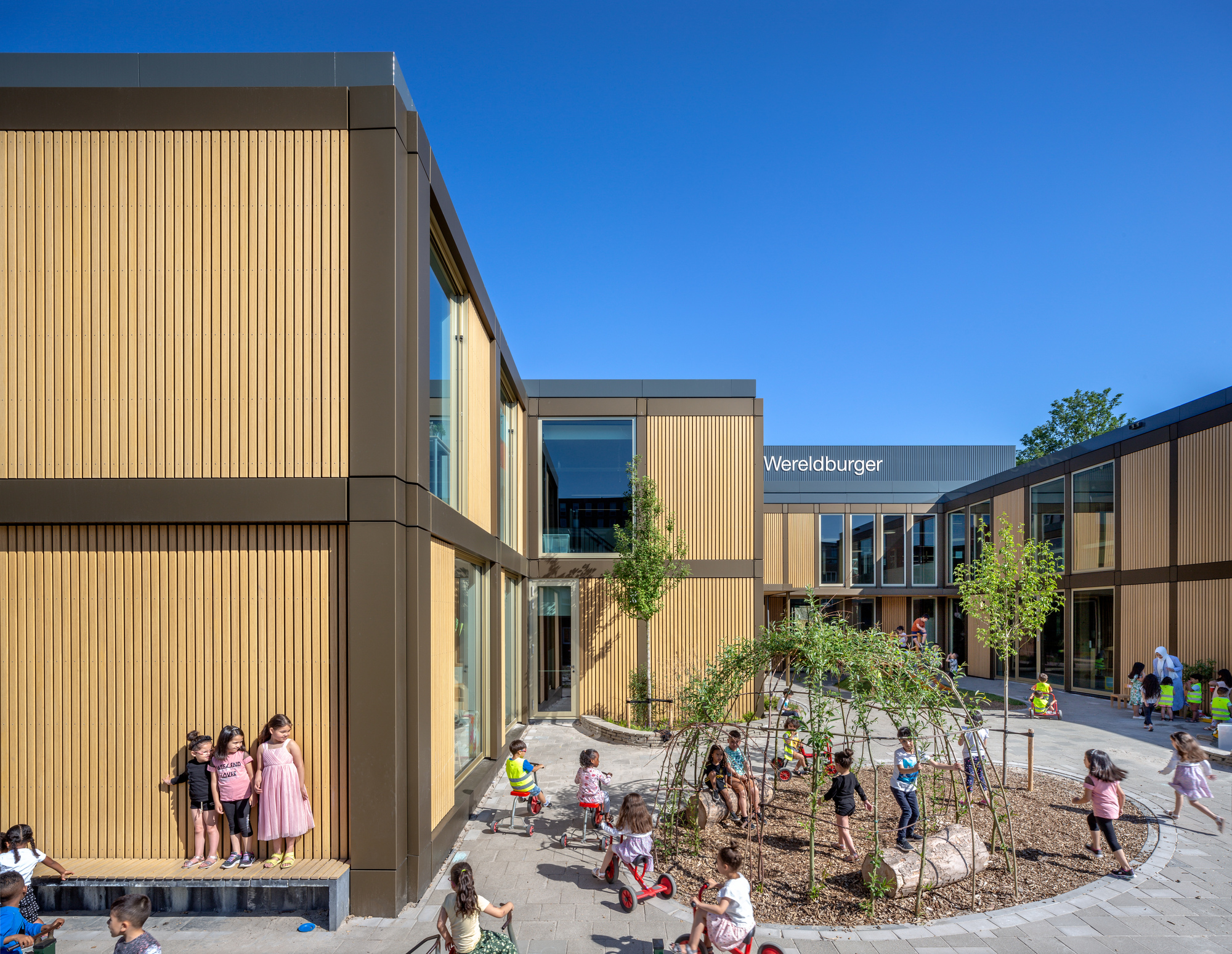 De Wereldburger Amsterdam Elementary School / Moke Architecten-15