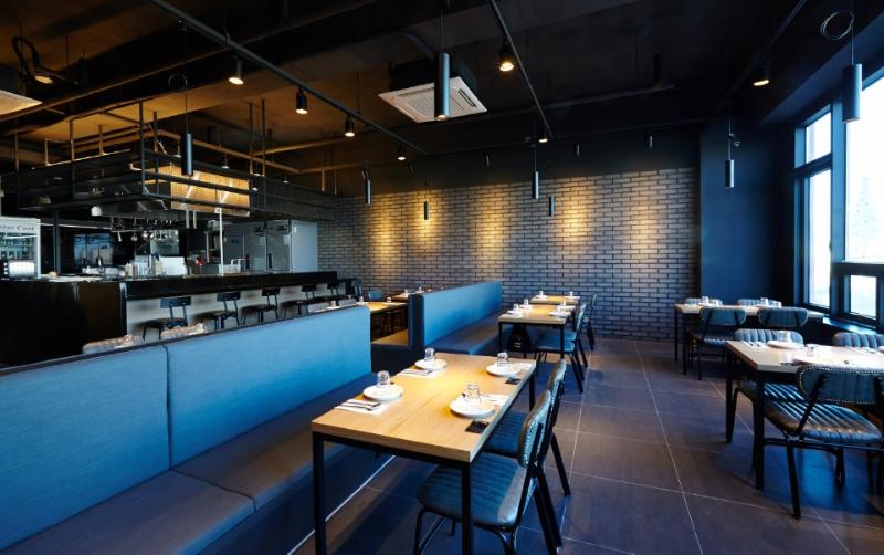 简约清新餐厅设计，蓝色调打造温馨空间-7