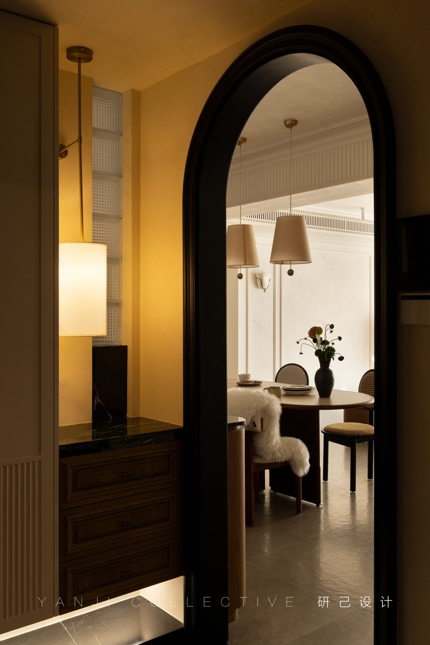 研己实景 · 当法式没有角花!143平诠释优雅质感的家丨中国北京丨研己设计-9