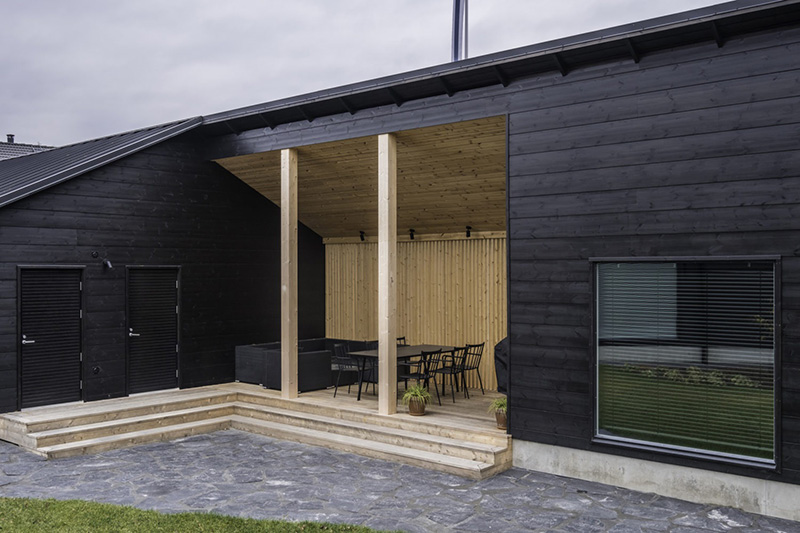 芬兰林间轻现代木屋设计-11