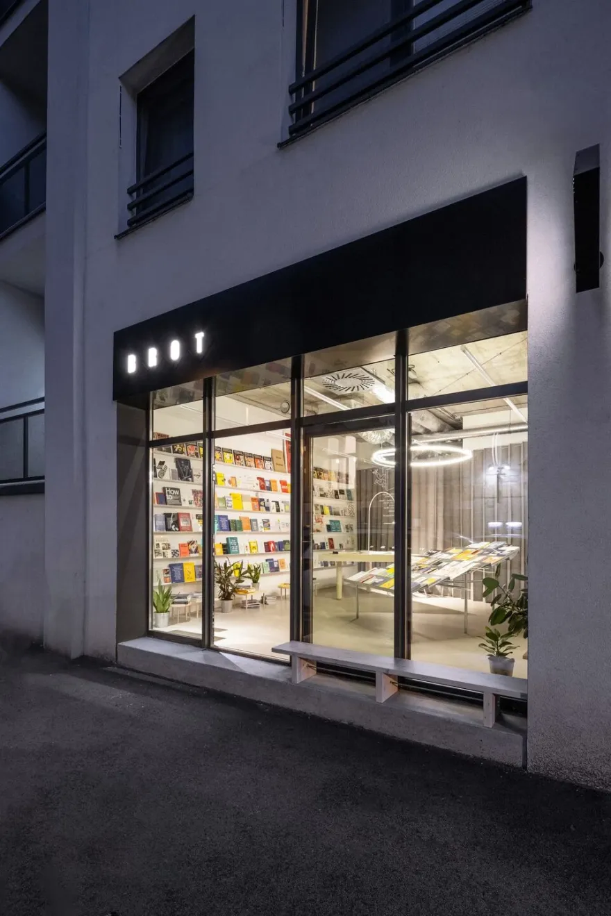 BROT 书店丨斯洛伐克布拉迪斯拉发丨Grau Architects-15