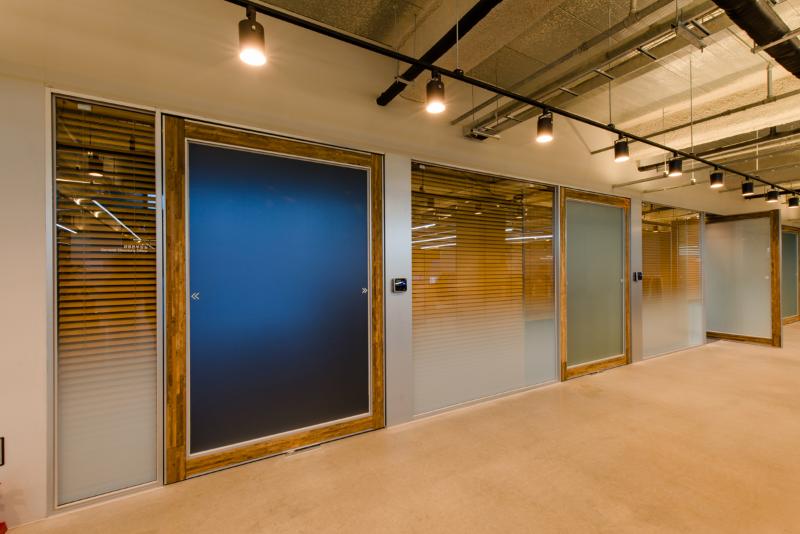 简约风 500 平公寓，宽敞舒适的空间设计-23