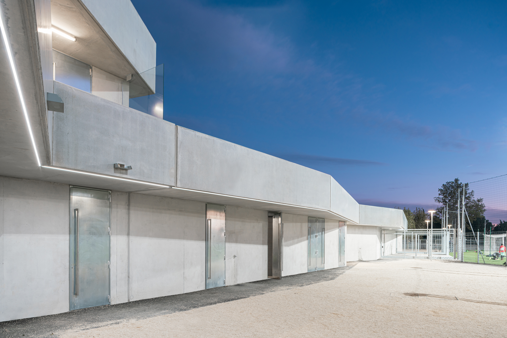 Malpasse Stadium / Guillaume Pepin architect + Fabrice Giraud architect-31