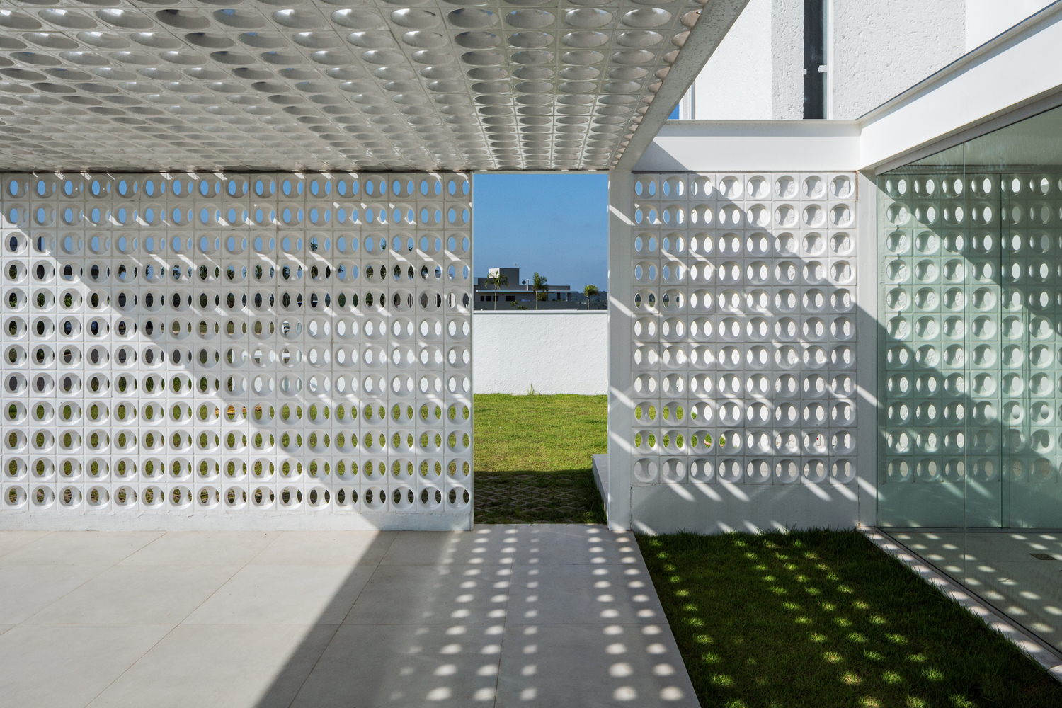 巴西伊图市高尔夫球场旁的现代住宅-50