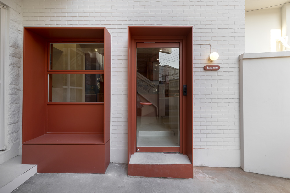 红石咖啡厅 | 卡雅尼的 30 平米极简咖啡天堂-14