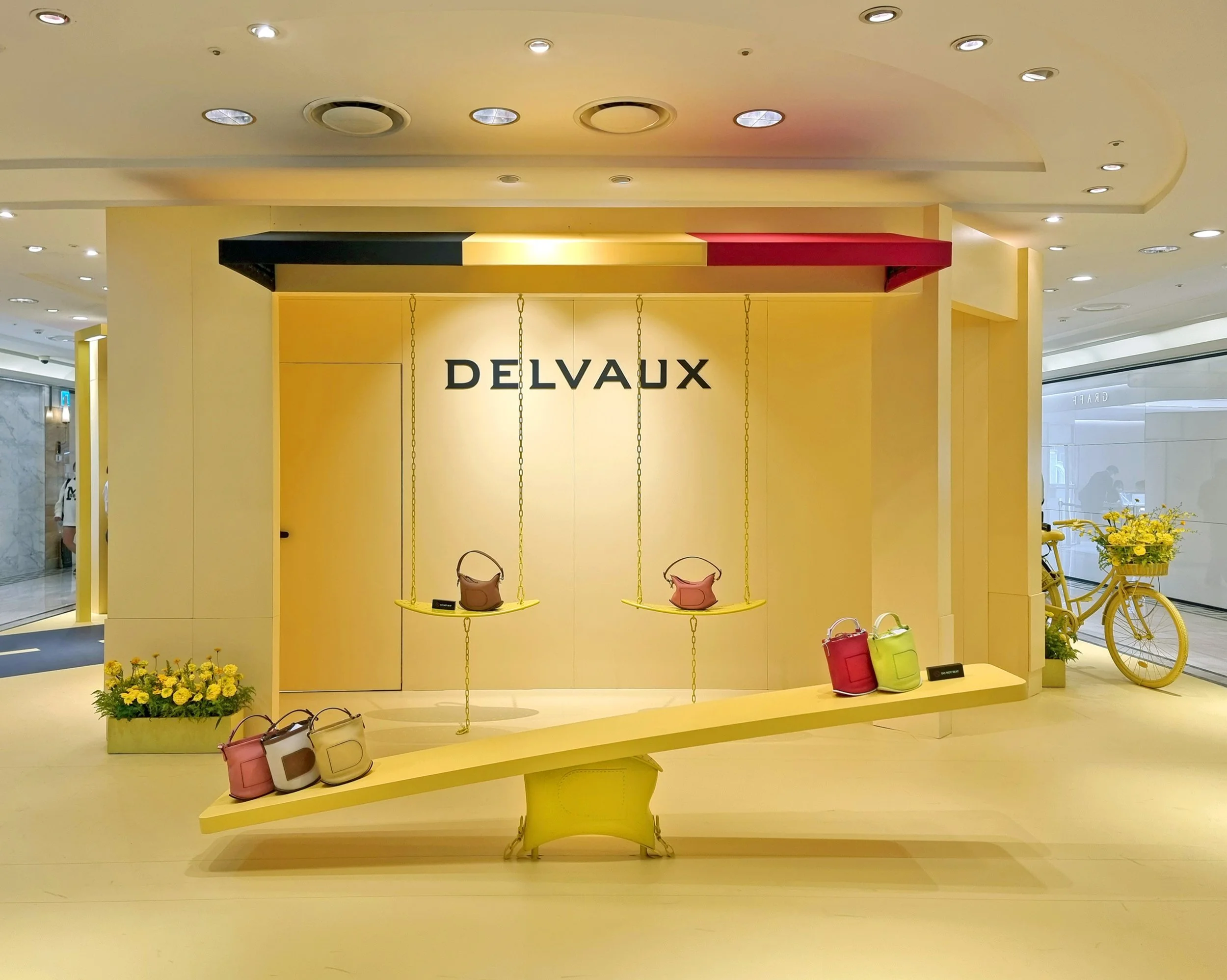 delvaux le pin pop-up galleria east - — hjl studio-1