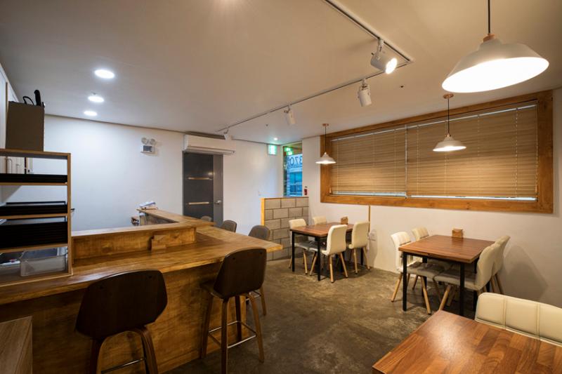 十坪韩式餐厅 精致木质空间设计-5