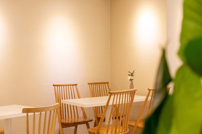 明亮简约的 24 平米咖啡厅设计-11