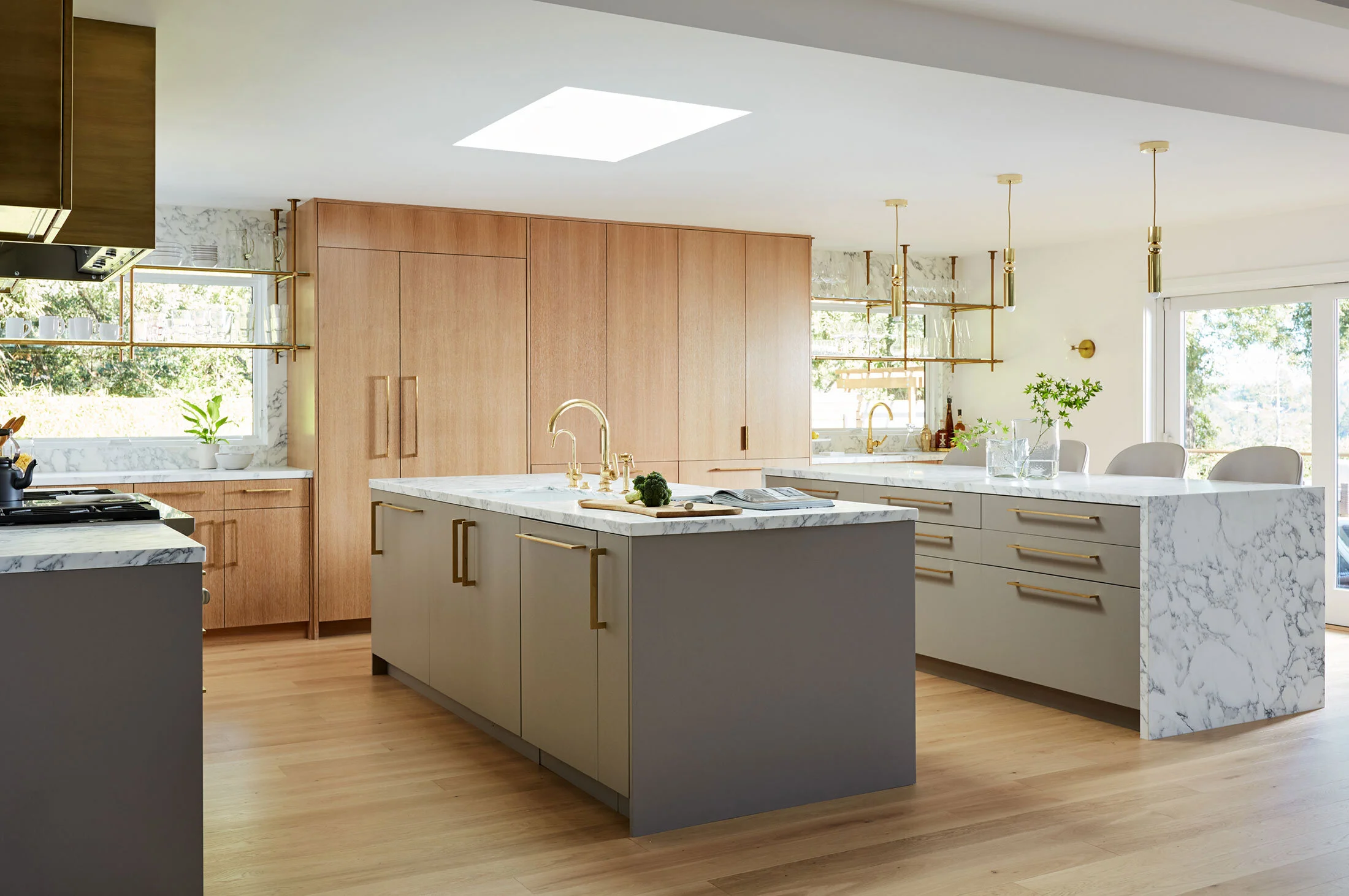 中世纪 吕·厄·HSH室内设计公司

注：Lu·e可能是特定人名或品牌名，由于缺乏更多背景信息，只能按音译处理 丨美国丨HSH Interiors AOR-9