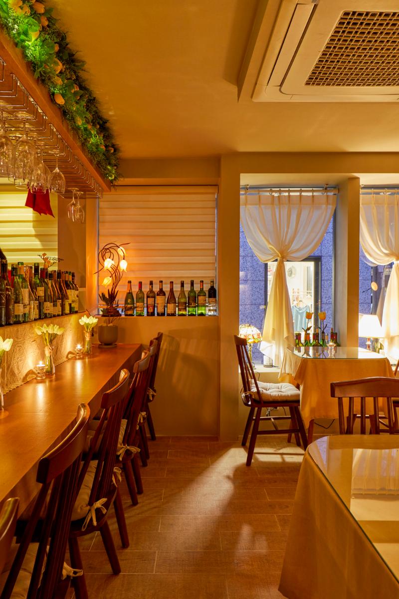 温馨家庭式餐厅，14 坪空间打造精致酒庄氛围-9