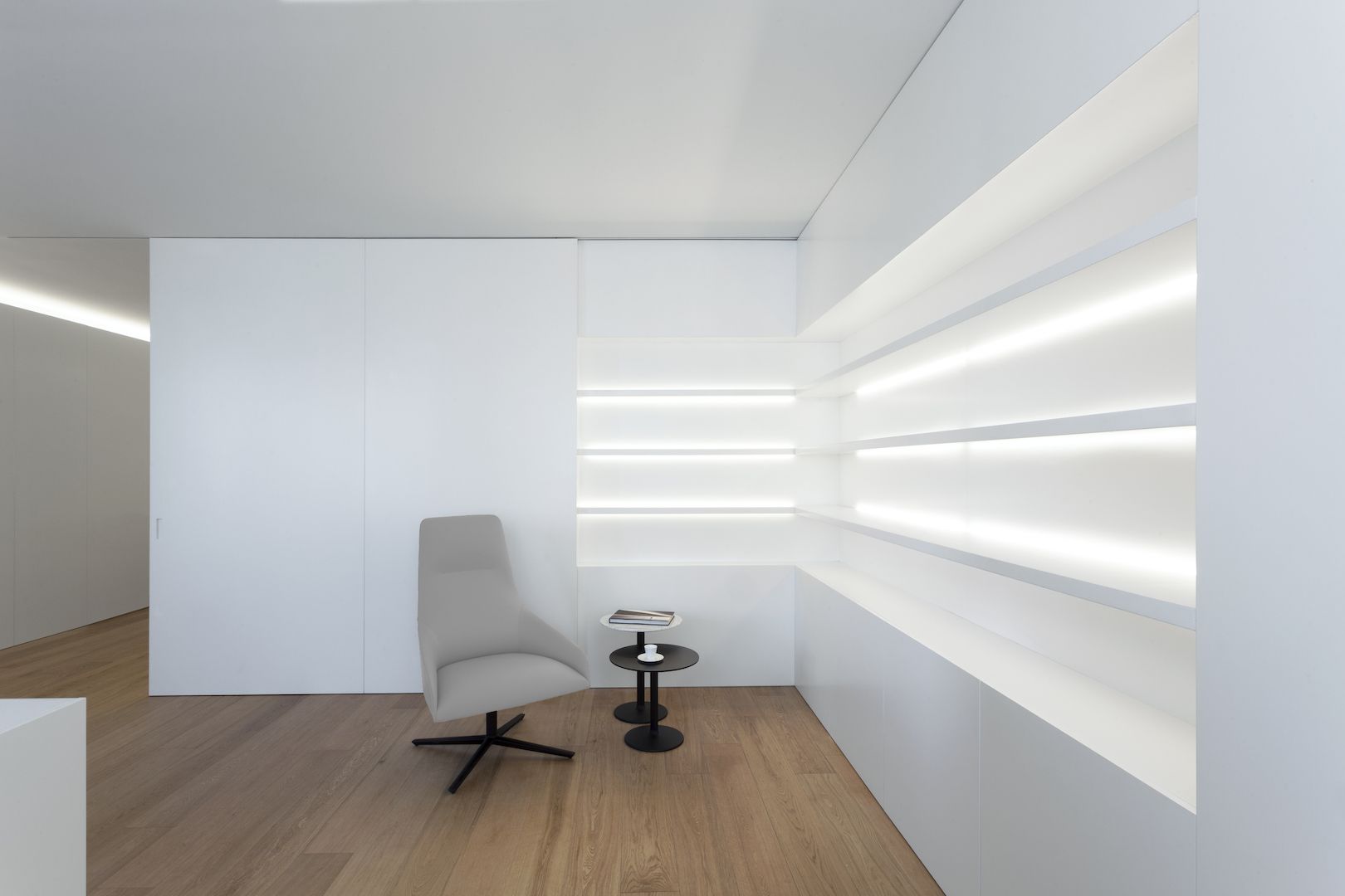 白漆润色,空间焕新——瓦伦西亚公寓设计-28