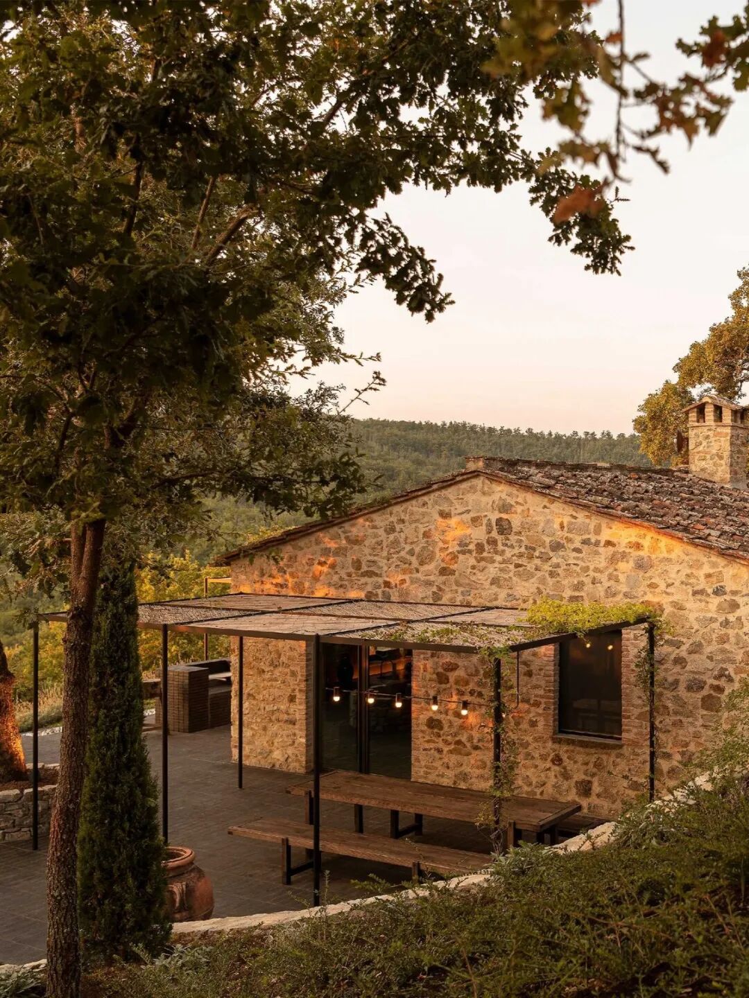 卡萨拉斯玛格丽塔斯公寓（Casa常见指房子、公寓等，由于缺乏更多背景信息，一般以公寓来常见处理，但根据具体场景这里也可能表示其他场所；Las Margaritas音译过来是拉斯玛格丽塔斯 ，它可能是具体的人名、地名等，可根据实际情况进一步确认指代对象及更合适的译法，如果是酒店、度假村等也可纠正信息重新让我翻译 ）丨哥伦比亚丨Trópico Arquitectura-63