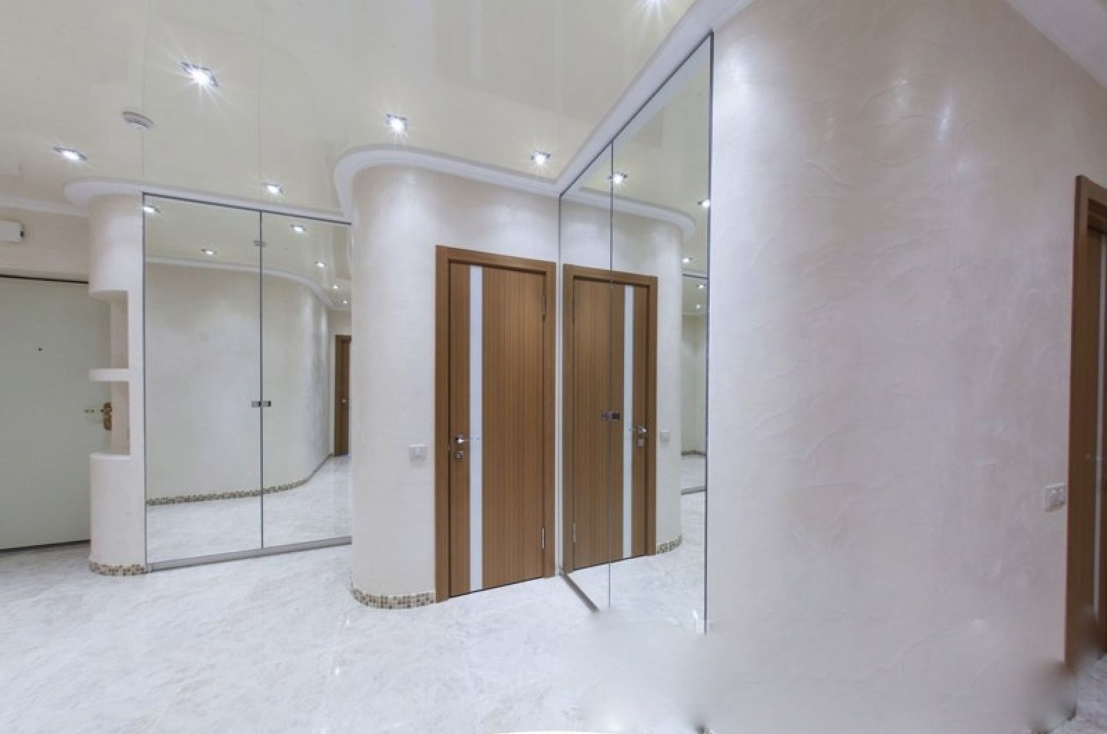 四季；一年的时光（俄语Времена Года常见含义是四季 ，这里英文Vremena Goda推测也是这个意思 ） 丨UkraineKyiv-18