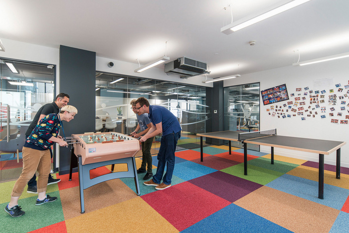 伦敦办事处 Vonage 现代办公空间设计-9