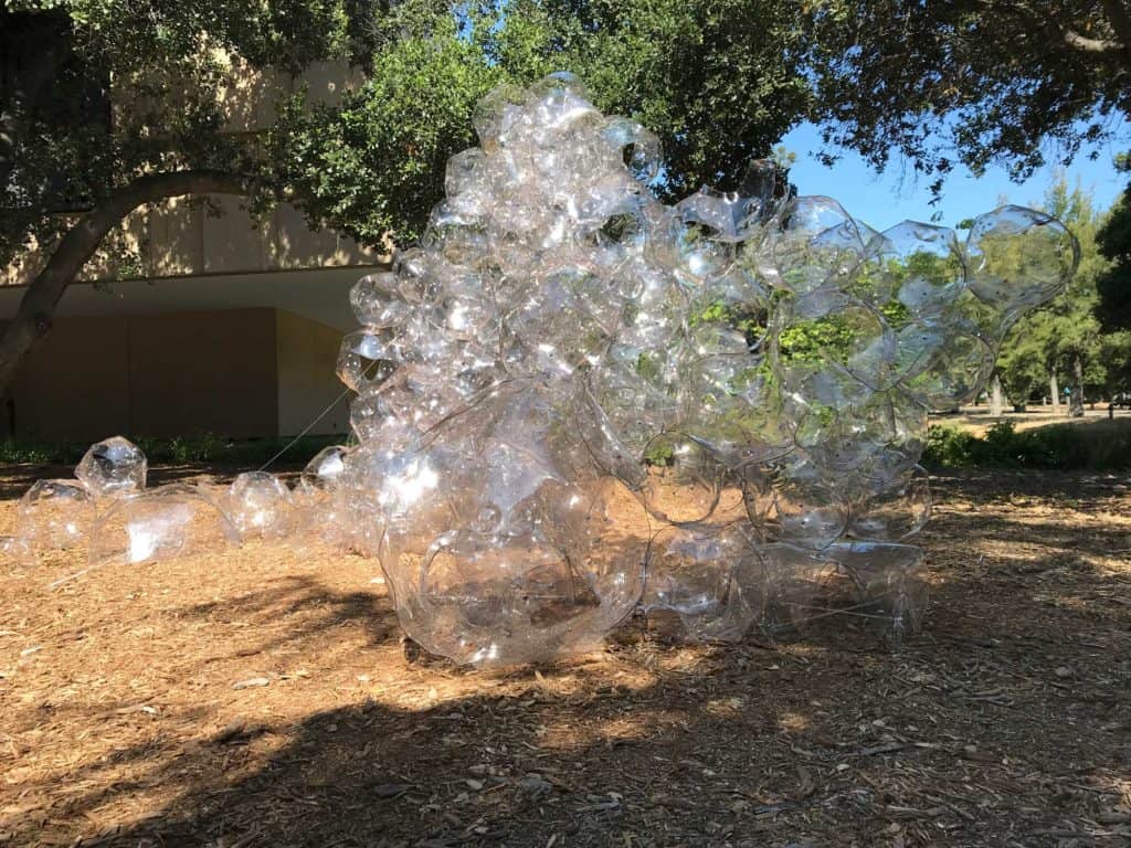 星云·巴赫建筑事务所 

注：Nebulate常见基本释义为星云状的 ，这里推测为公司名称音译为星云 ；Architecture在这种语境中常表示建筑事务所具体翻译可根据实际情况调整 丨未明确提及单一设计方,涉及学生及Jun Sato-6