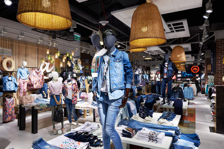 波兰华沙House Store服装专卖店空间创意设计-0