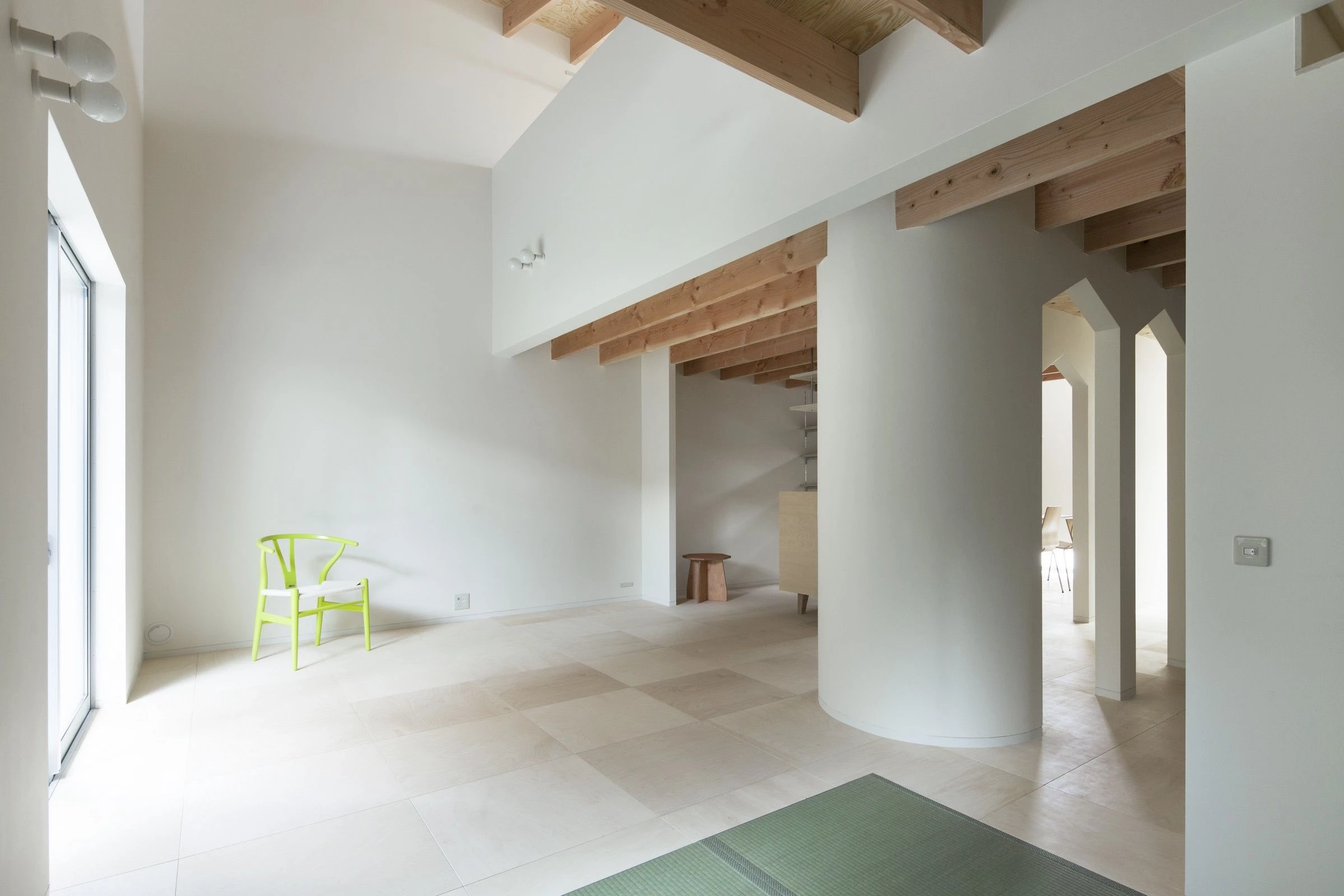 大阪方形住宅中的宁静与活力空间-15