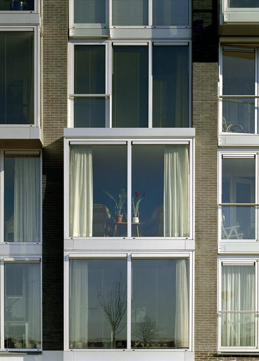 德西雷嫩，布雷达市布根奥松镇（注：Bergen op Zoom一般意译为布根奥松，它是荷兰北布拉班特省的一个市镇；由于De Sirenen可能是特定的地点、建筑等名称，缺乏更多背景下只能音译为德西雷嫩 ） 丨荷兰-10