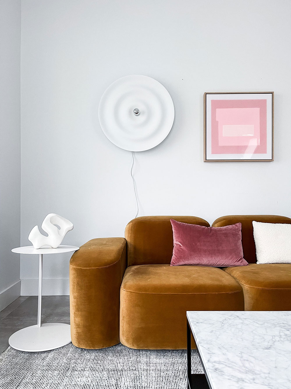 悉尼圆润公寓 | 温柔的粉色调与曲线美的完美结合-6