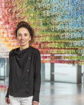 梦幻色彩空间——Emmanuelle Moureaux 的“时间切片”与“未来”雕塑