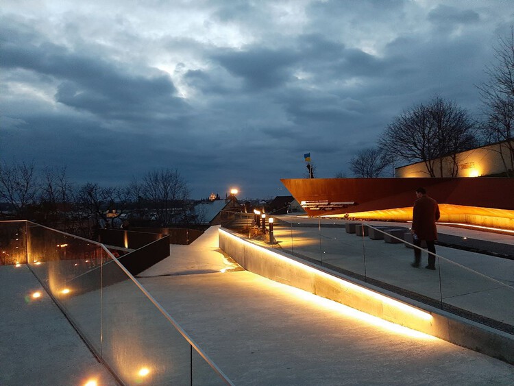 航空英雄纪念装置丨乌克兰利沃夫丨Guess Line Architects-26