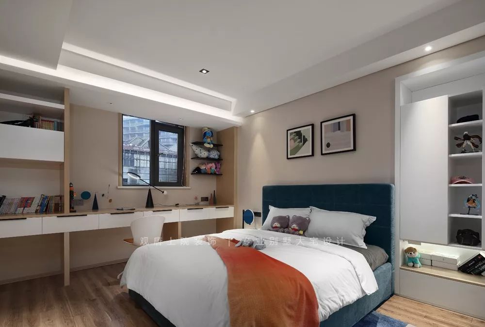 夏宇航打造龙世西湖湾 650㎡私宅,现代简约旋转楼梯成设计亮点-38