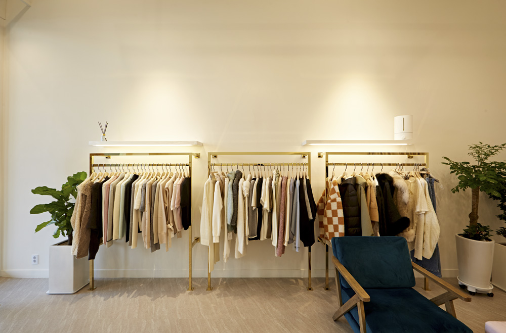 11 坪时尚服饰店 | 现代简约风的空间艺术-10