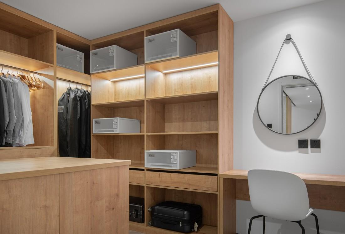 简约黑白灰,138㎡单身男士的现代家居设计-28