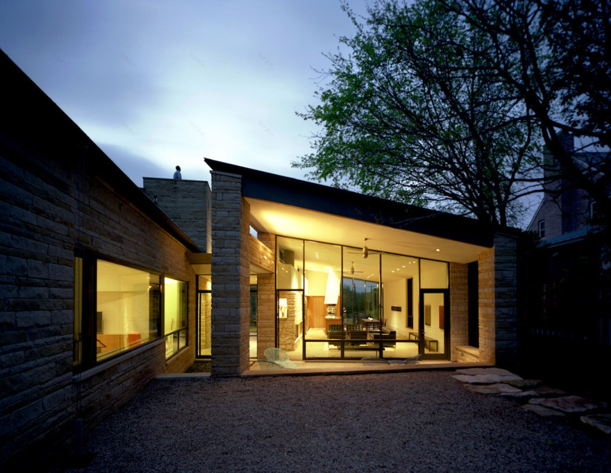 德州奥斯汀三石私人住宅 | 日光与自然的和谐交融-23