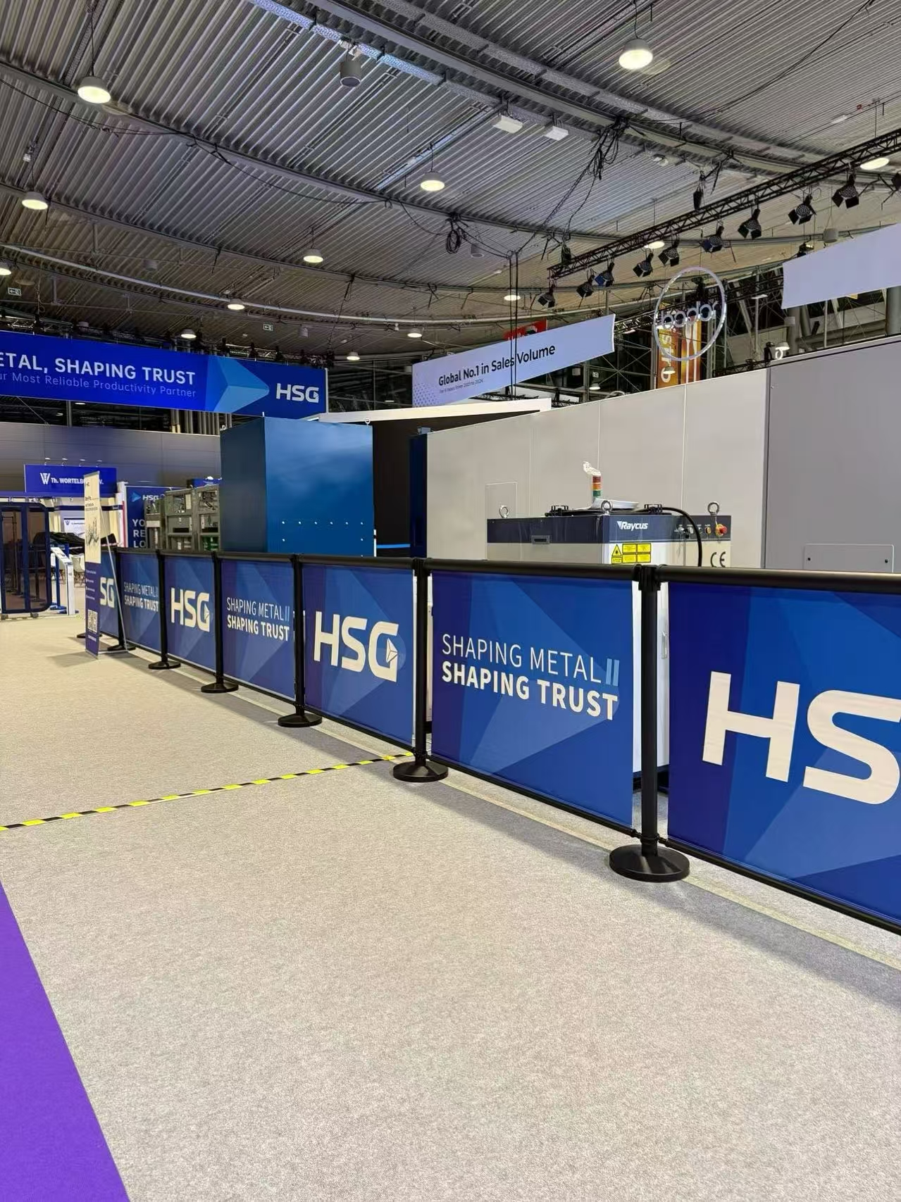 Booth｜谁说机械类展台不能未来科技感！-22