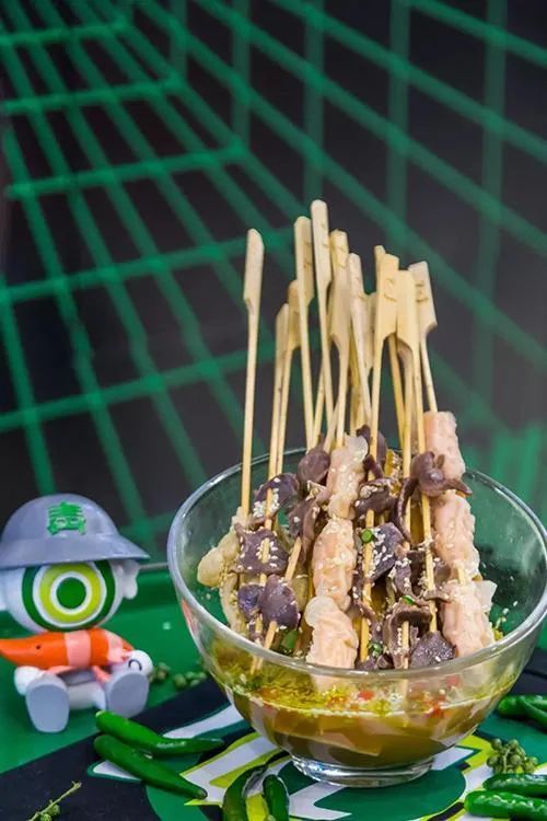 重庆 256㎡科技感火锅店“青一色·LUCKY” | 荧光绿赛博朋克风-30