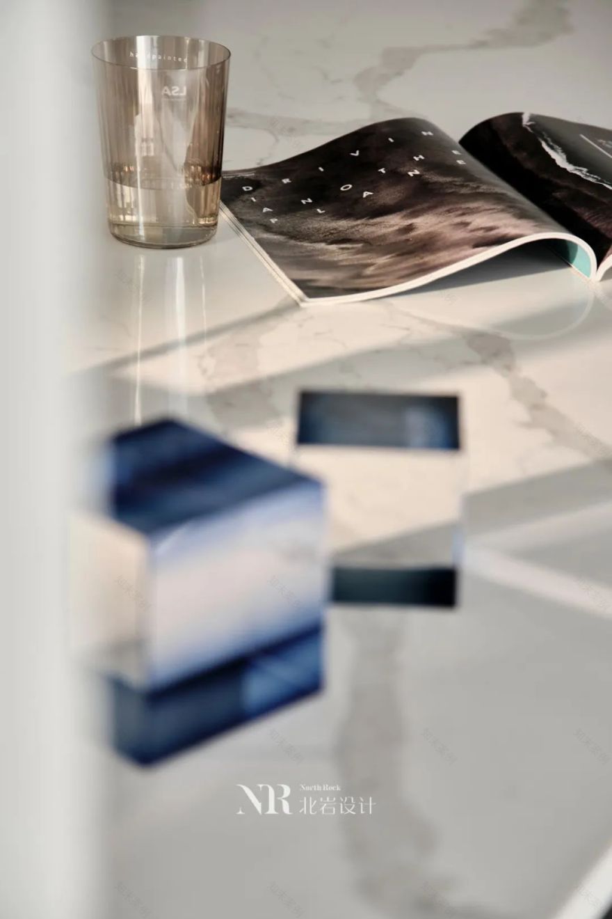 光影里的家 · 通透大宅的舒适设计丨中国南京丨北岩设计-38