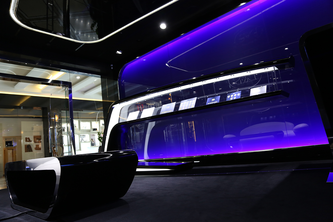 乌克兰科技未来主义展厅设计-29