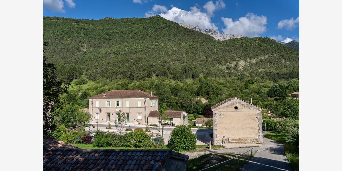 Aménagement de place et de la traversée de village de Romeyer - CoCo architectureCoCo architecture-11