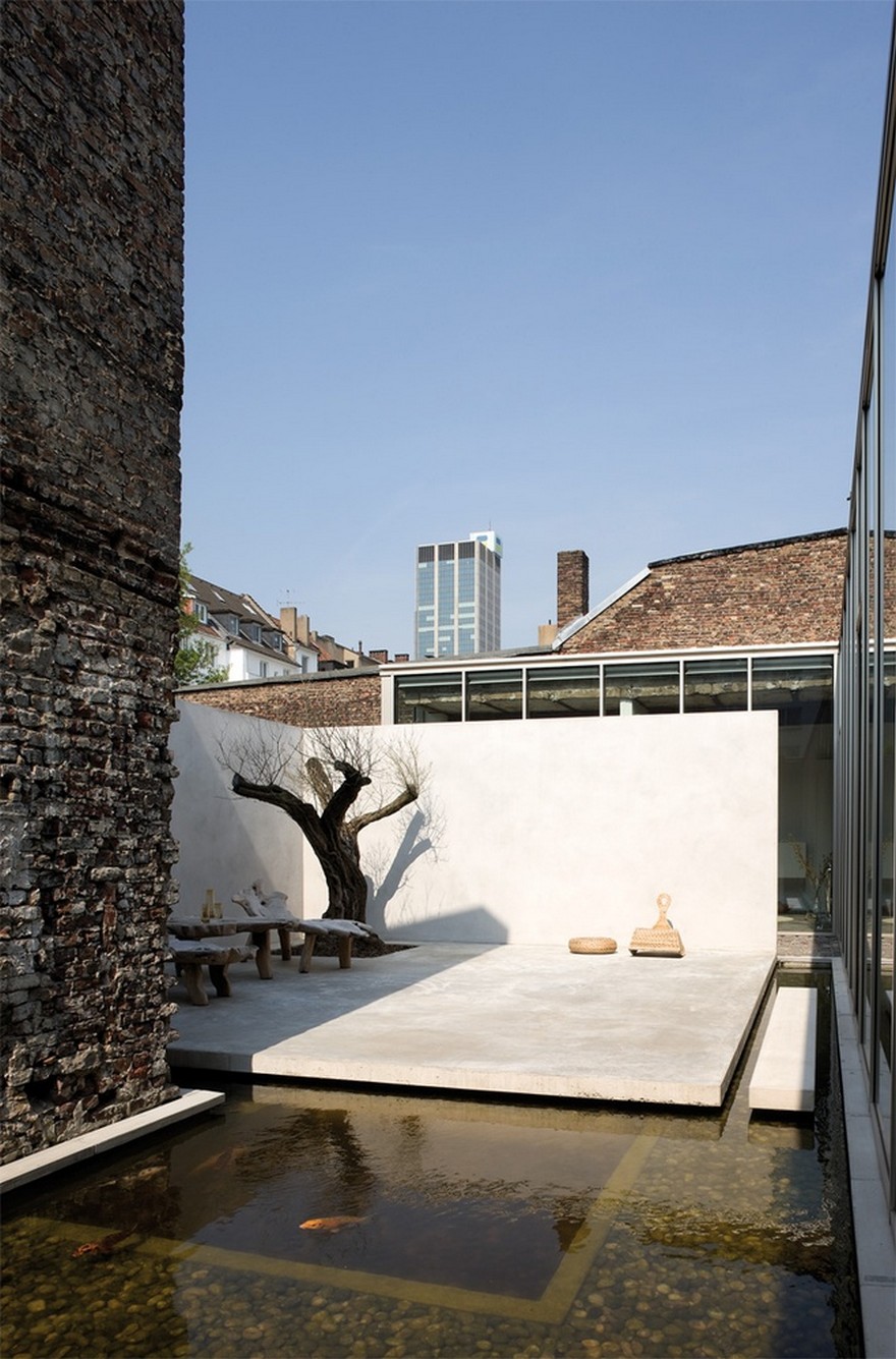 Old Factory Conversion in Dusseldorf / Atelier d’Architecture Bruno Erpicum-23