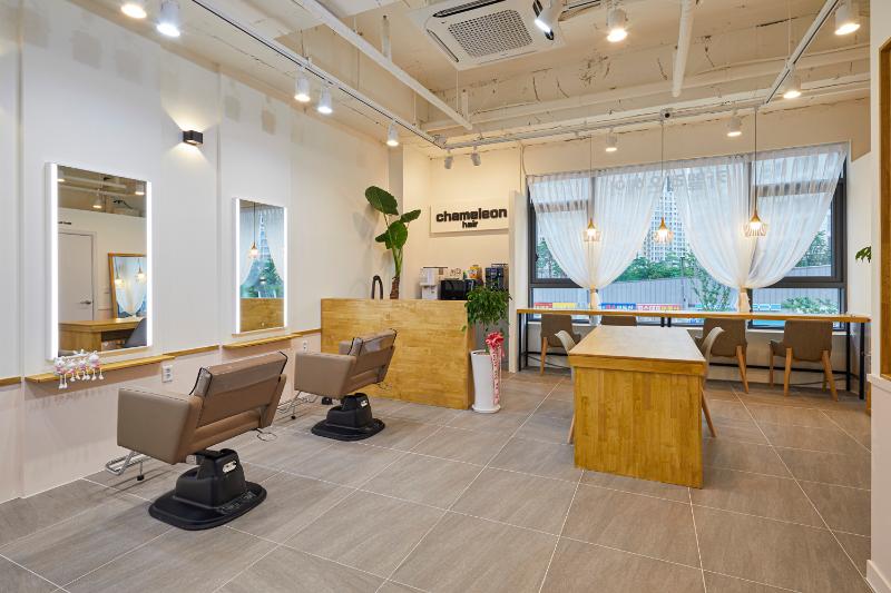 26 平美容室 卡其色与原木的简约魅力-13